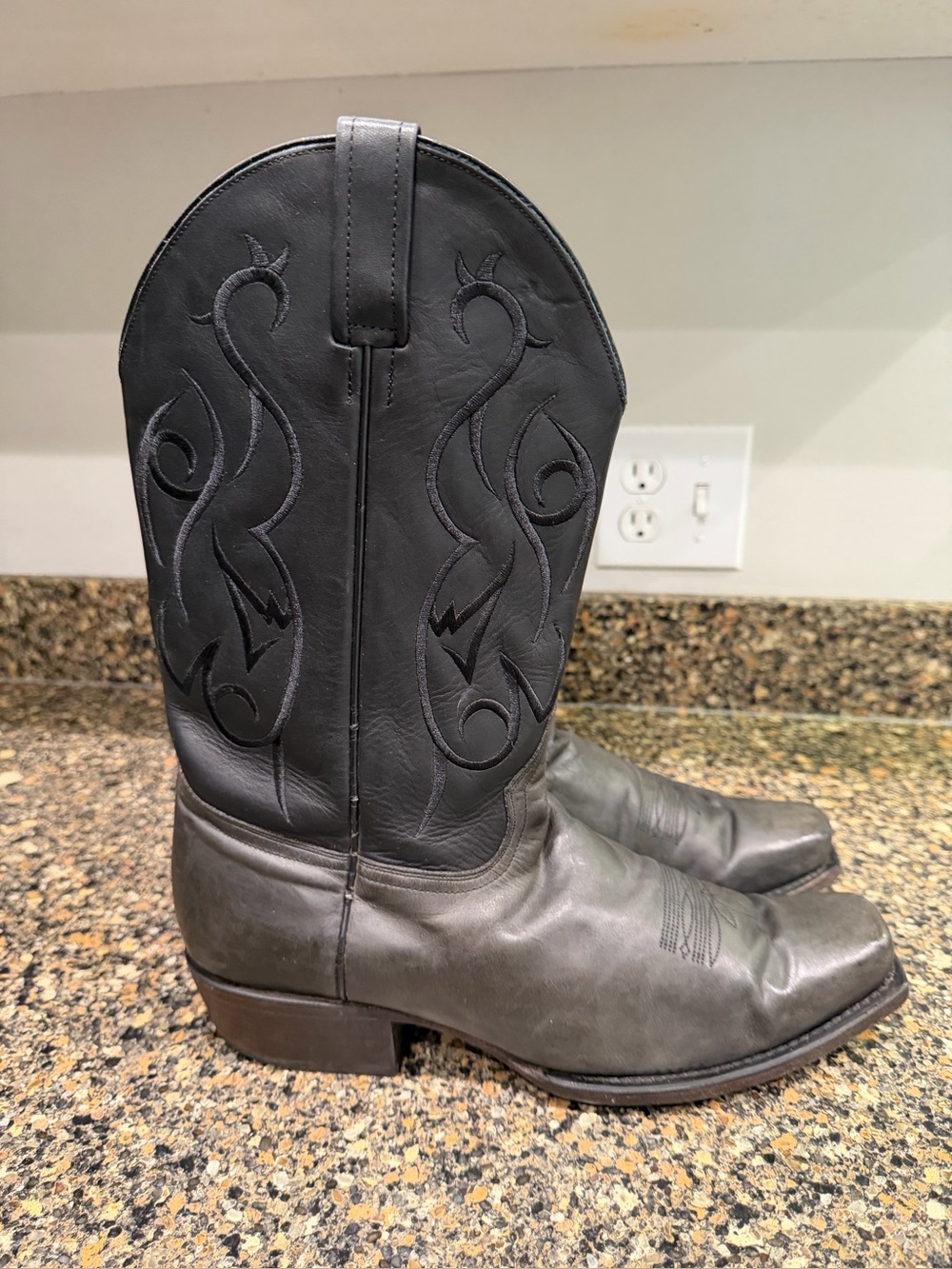 Men's Black Leather Western Boots - Classic Cowboy Style American rebel 11